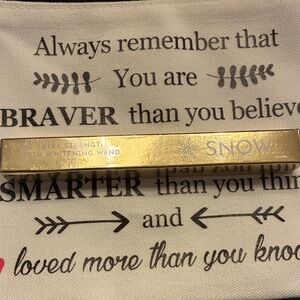 The Extra Strength Snow Teeth Whitening Wand Mint Flavored